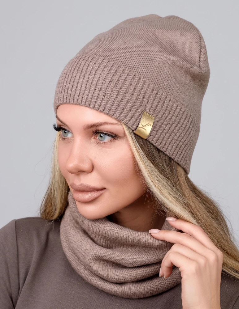 Elegancki zestaw zimowy damski - modna czapka bez pompona i szal typu komin